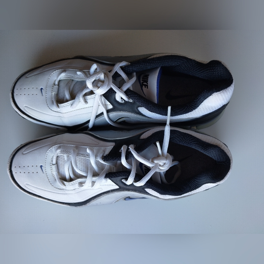 Nike shoes - Picture 4 of 7